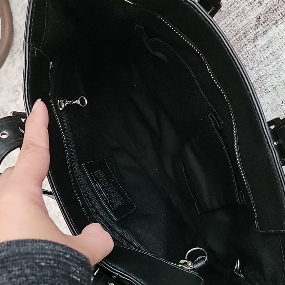 Coach Black Leather Shoulder Bag - Picture 6 of 9